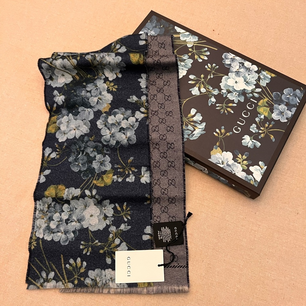 Gucci Women Wool Scarf NWT